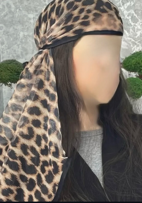 شال توری پلنگی دور نوار دار